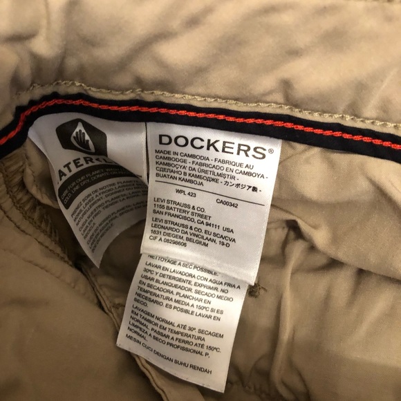 Dockers khakis size 32X32. - Picture 4 of 6